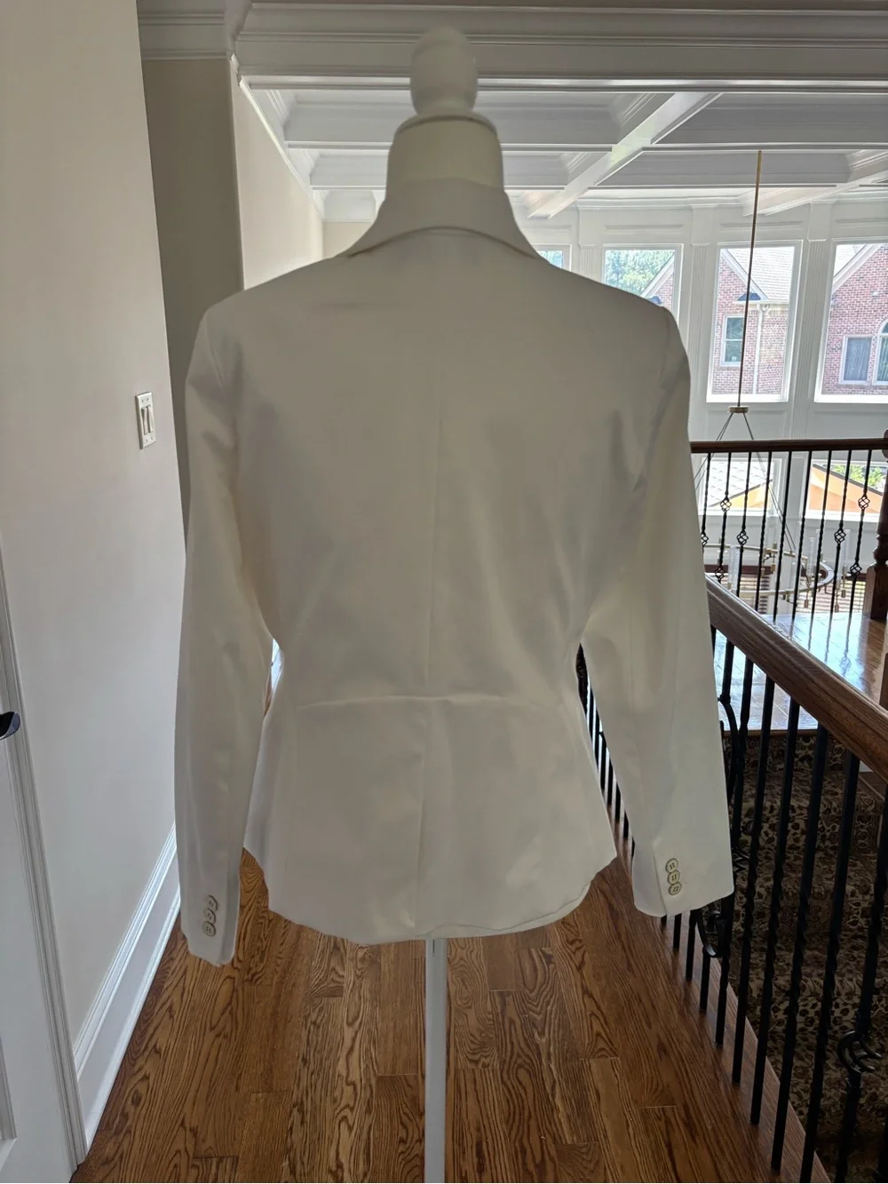 Avenue Women's White Single-Breasted Blazer